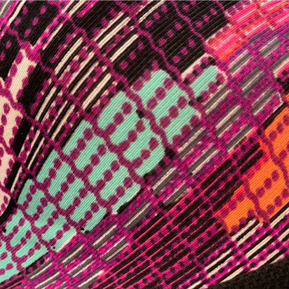 Victoria’s Secret VSX Sport Bra - Front Closure (Size 36B) - Picture 7 of 7